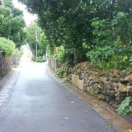石垣島 一棟貸切りのお宿 ちゅら赤瓦 Ishigaki  Extérieur photo