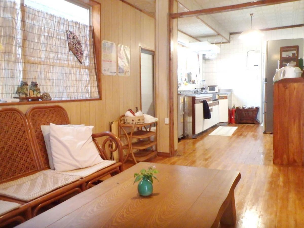 石垣島 一棟貸切りのお宿 ちゅら赤瓦 Ishigaki  Extérieur photo