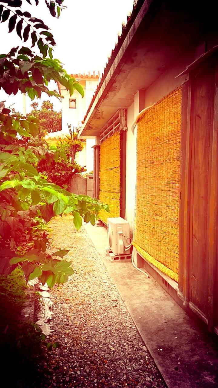 石垣島 一棟貸切りのお宿 ちゅら赤瓦 Ishigaki  Extérieur photo
