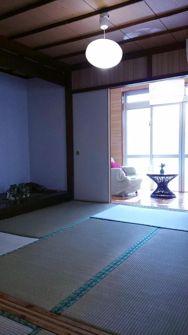 石垣島 一棟貸切りのお宿 ちゅら赤瓦 Ishigaki  Extérieur photo